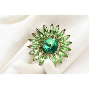 Vintage Green Rivoli Rhinestone Flower Brooch Peridot Glass 1960s